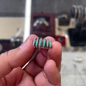 Material:925 silver
Stone: turquoise 
Size: 5.5
Ring